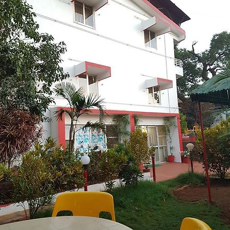 Hotel Stone House Mahābaleshwar Exteriör bild