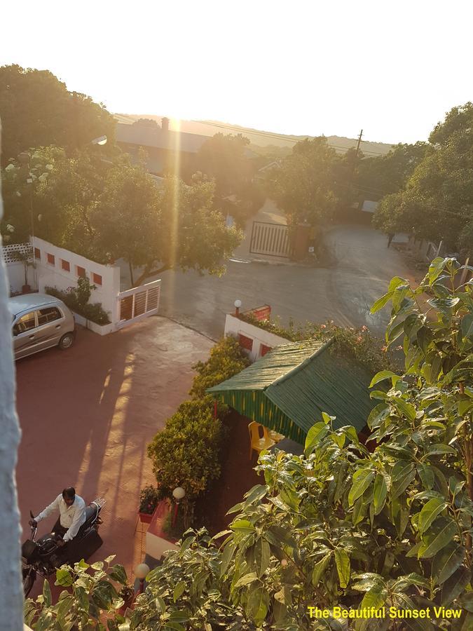Hotel Stone House Mahābaleshwar Exteriör bild