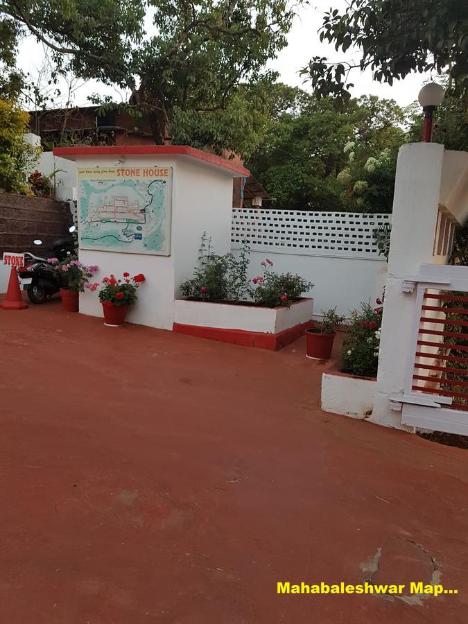 Hotel Stone House Mahābaleshwar Exteriör bild