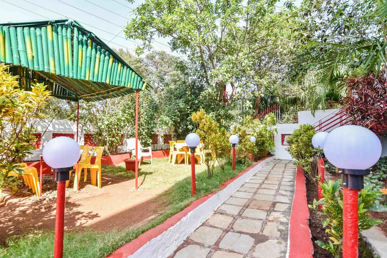 Hotel Stone House Mahābaleshwar Exteriör bild