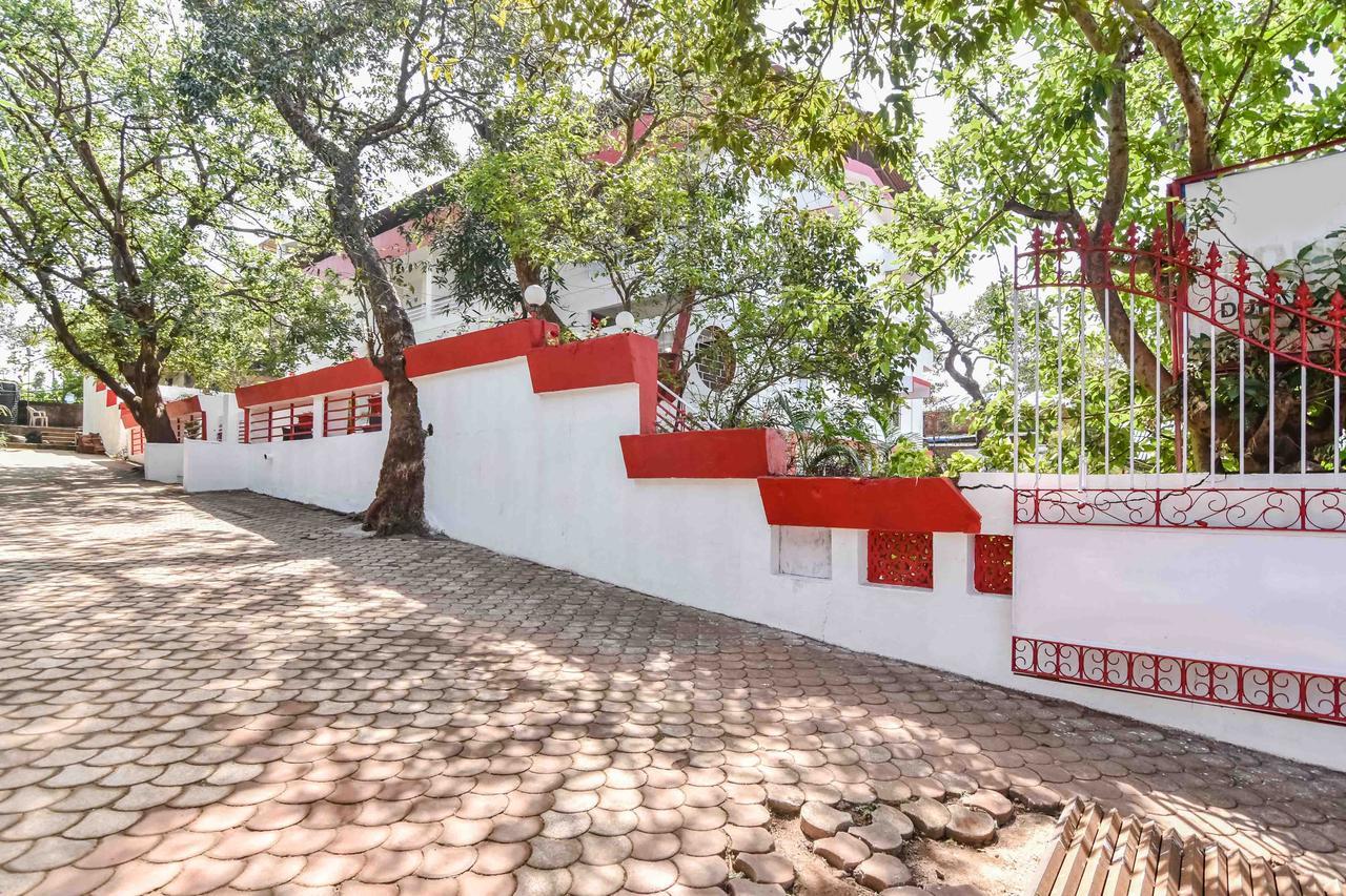 Hotel Stone House Mahābaleshwar Exteriör bild
