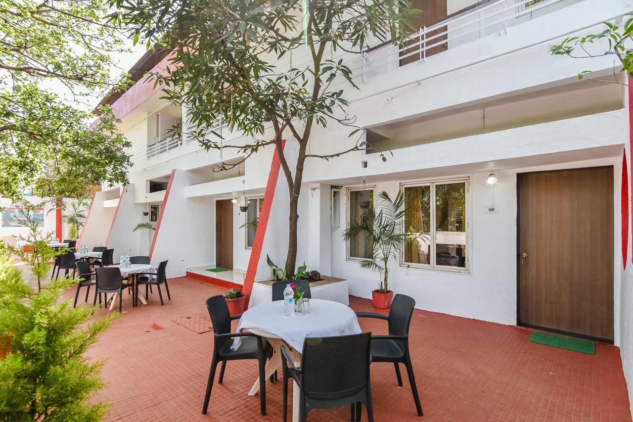 Hotel Stone House Mahābaleshwar Exteriör bild