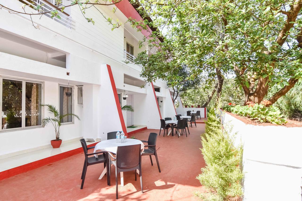 Hotel Stone House Mahābaleshwar Exteriör bild